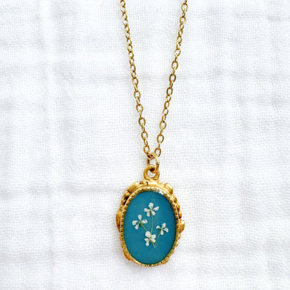 Natalie Ornate Pressed Flower Necklace | Gold