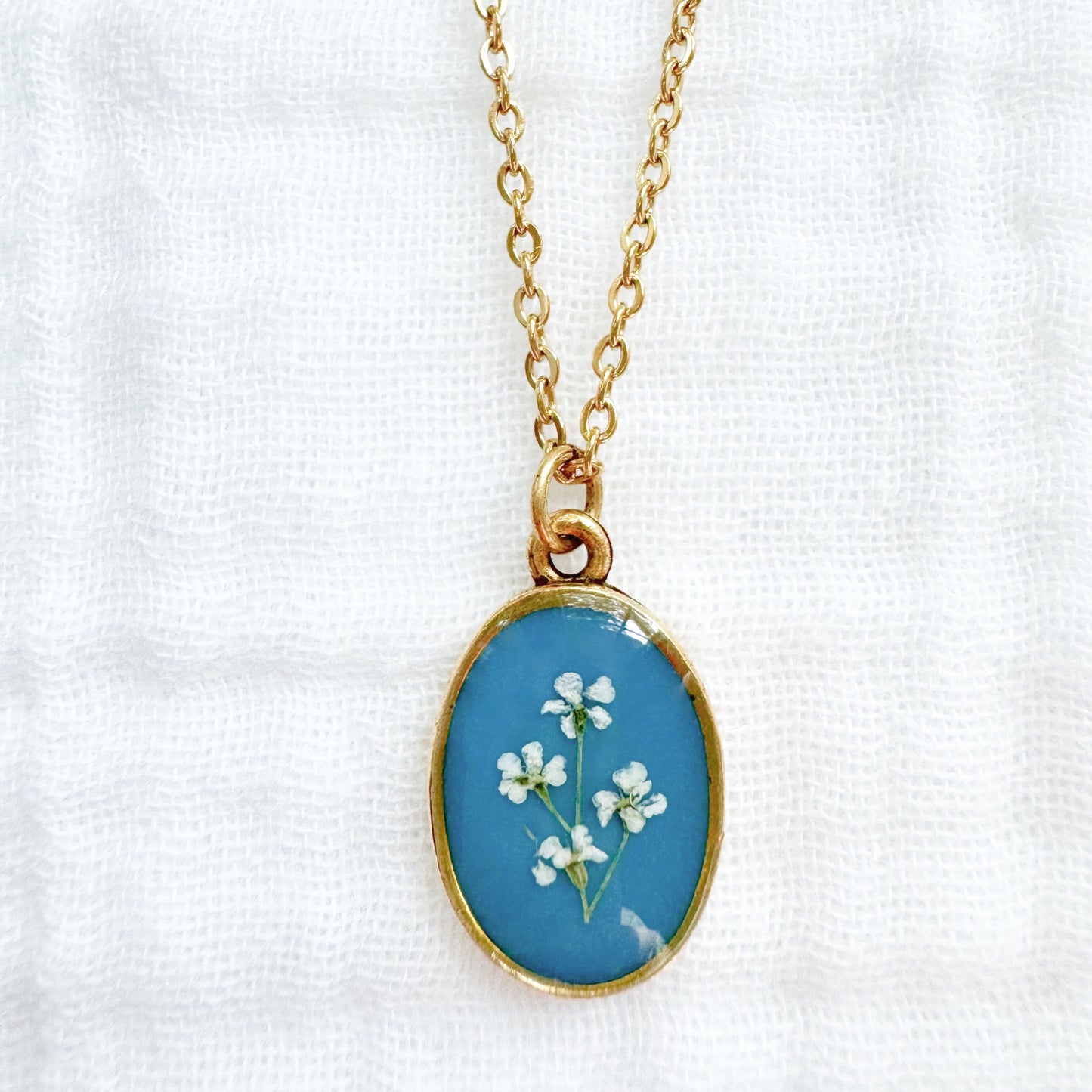 Natalie Classic Oval Pressed Flower Necklace | Gold