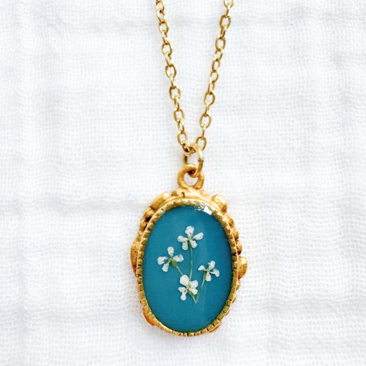 Natalie Ornate Pressed Flower Necklace | Gold