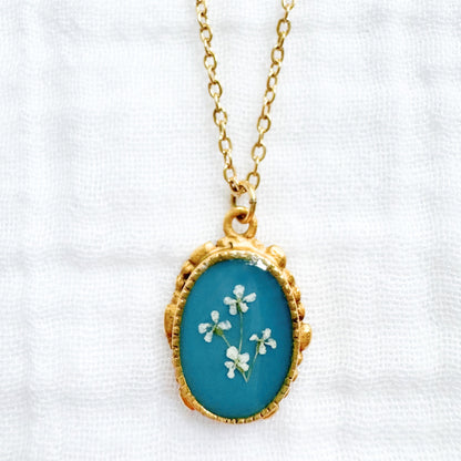 Natalie Ornate Pressed Flower Necklace | Gold