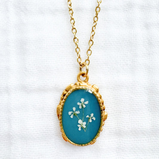 Natalie Ornate Pressed Flower Necklace | Gold