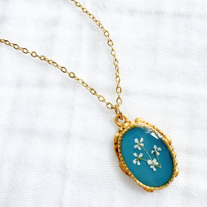 Natalie Ornate Pressed Flower Necklace | Gold