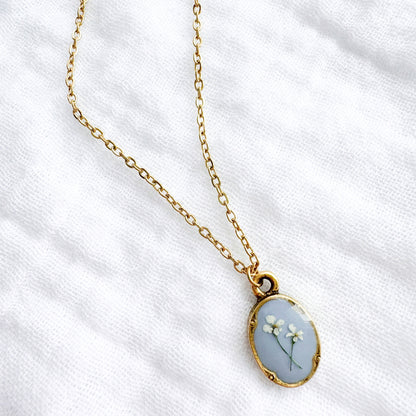 Olivia Mini Ornate Pressed Flower Necklace | Gold