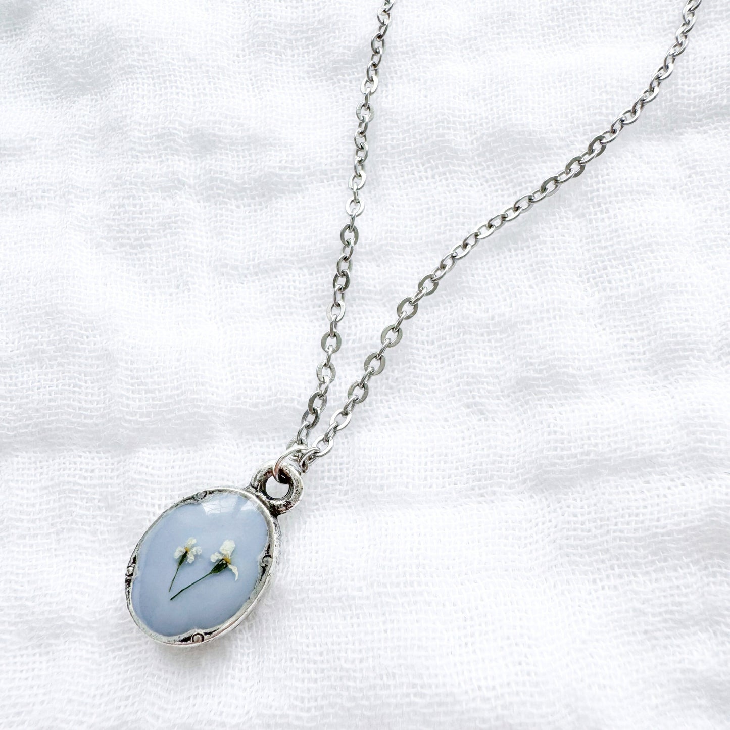 Olivia Mini Ornate Pressed Flower Necklace | Silver