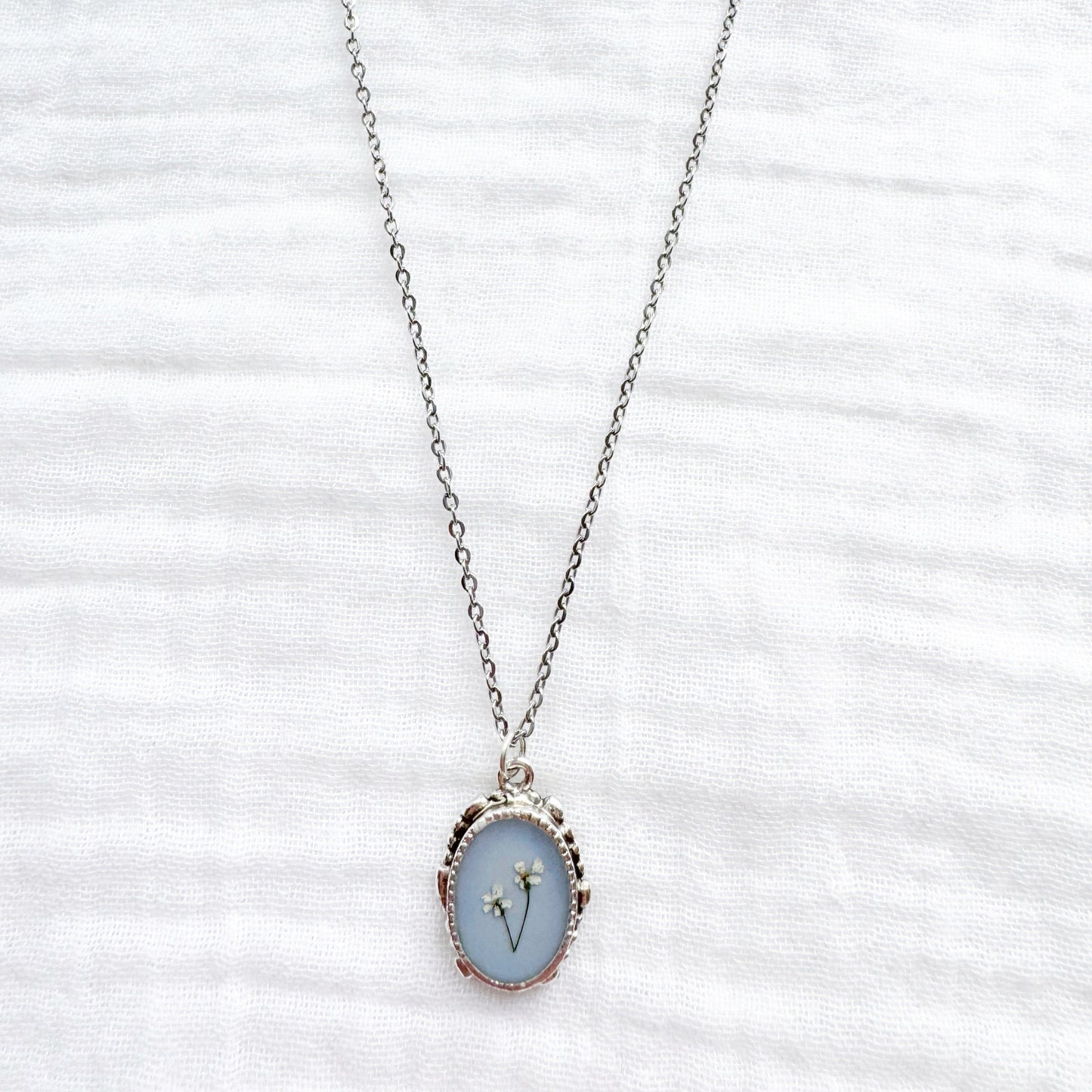 Olivia Ornate Pressed Flower Necklace | Silver