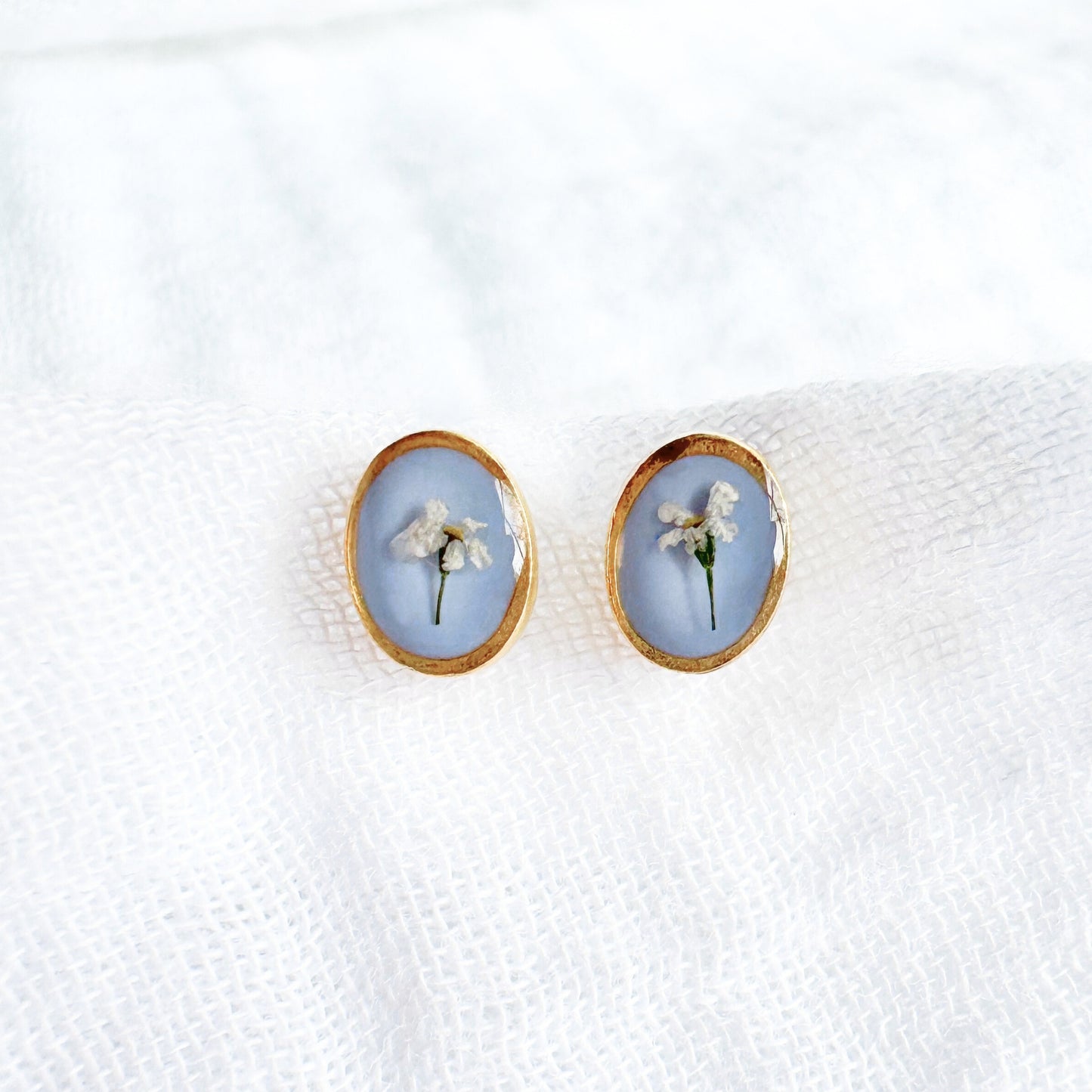 Olivia Pressed Flower Oval Earrings | Gold