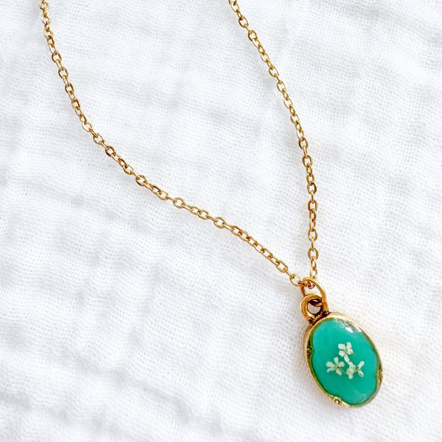 Ophelia Mini Ornate Pressed Flower Necklace | Gold