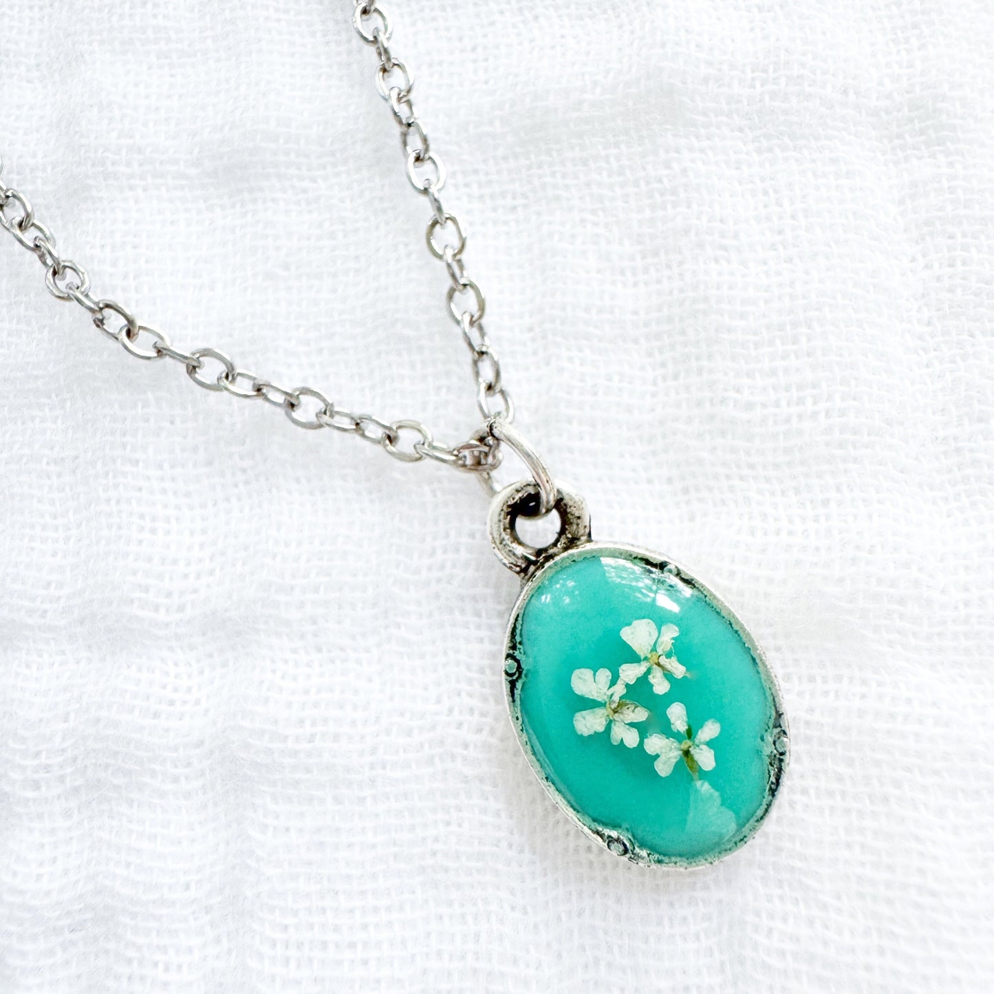 Ophelia Mini Ornate Pressed Flower Necklace | Silver