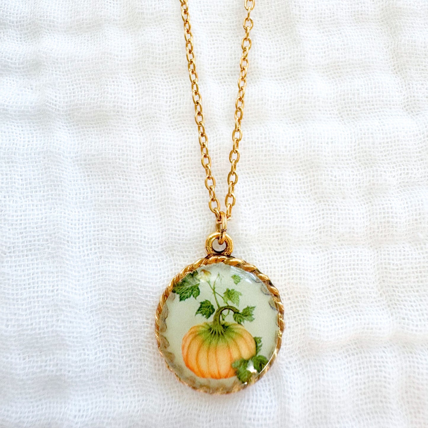 Pumpkin Green Pendant Necklace | Gold