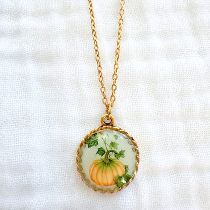 Pumpkin Green Pendant Necklace | Gold