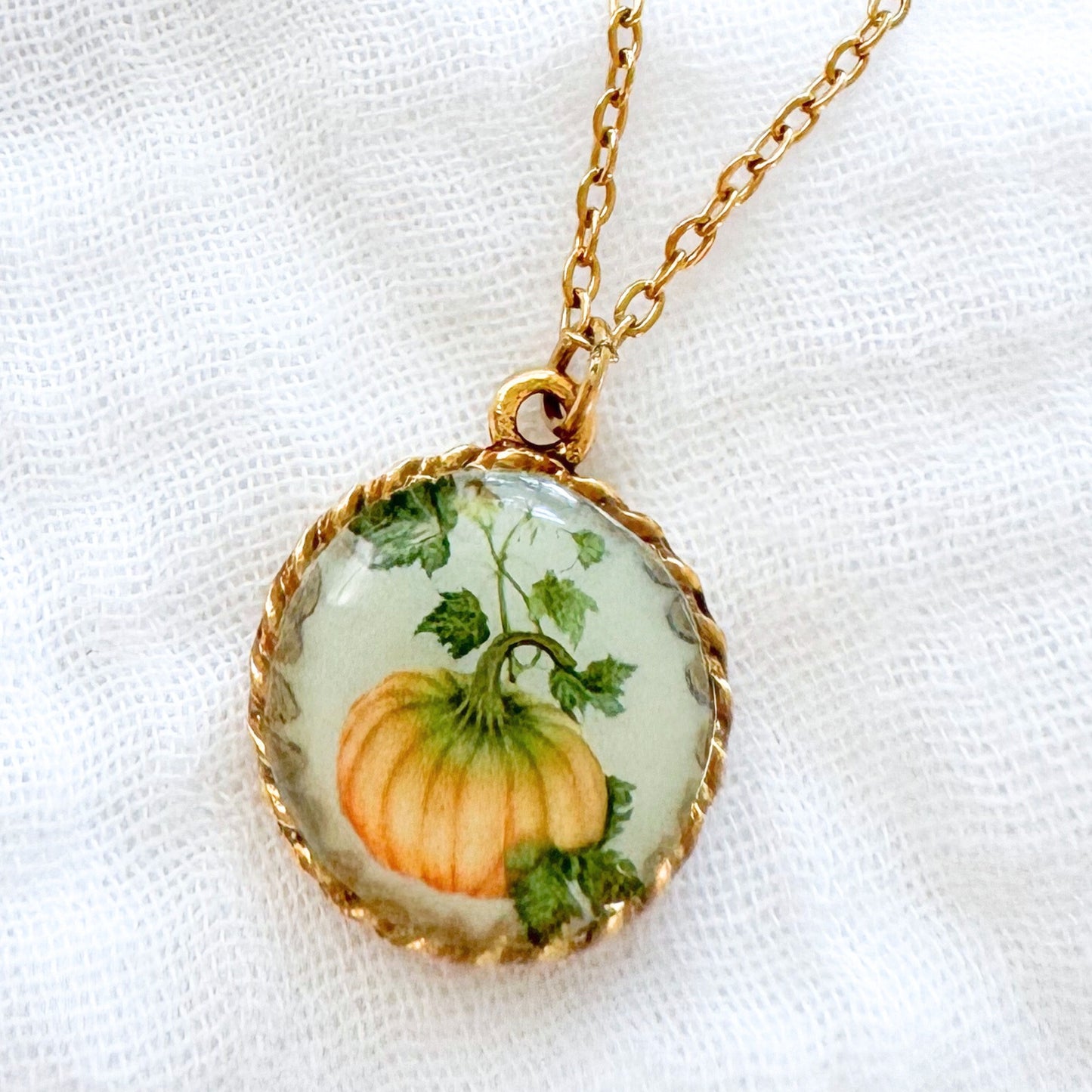 Pumpkin Green Pendant Necklace | Gold