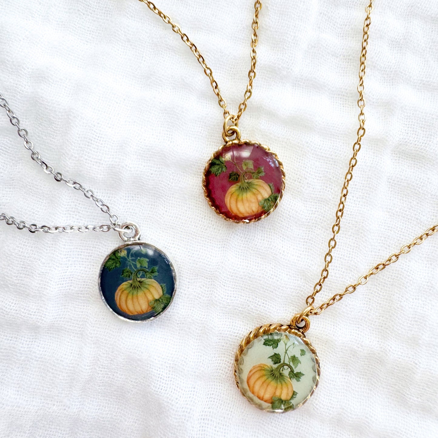 Pumpkin Green Pendant Necklace | Gold