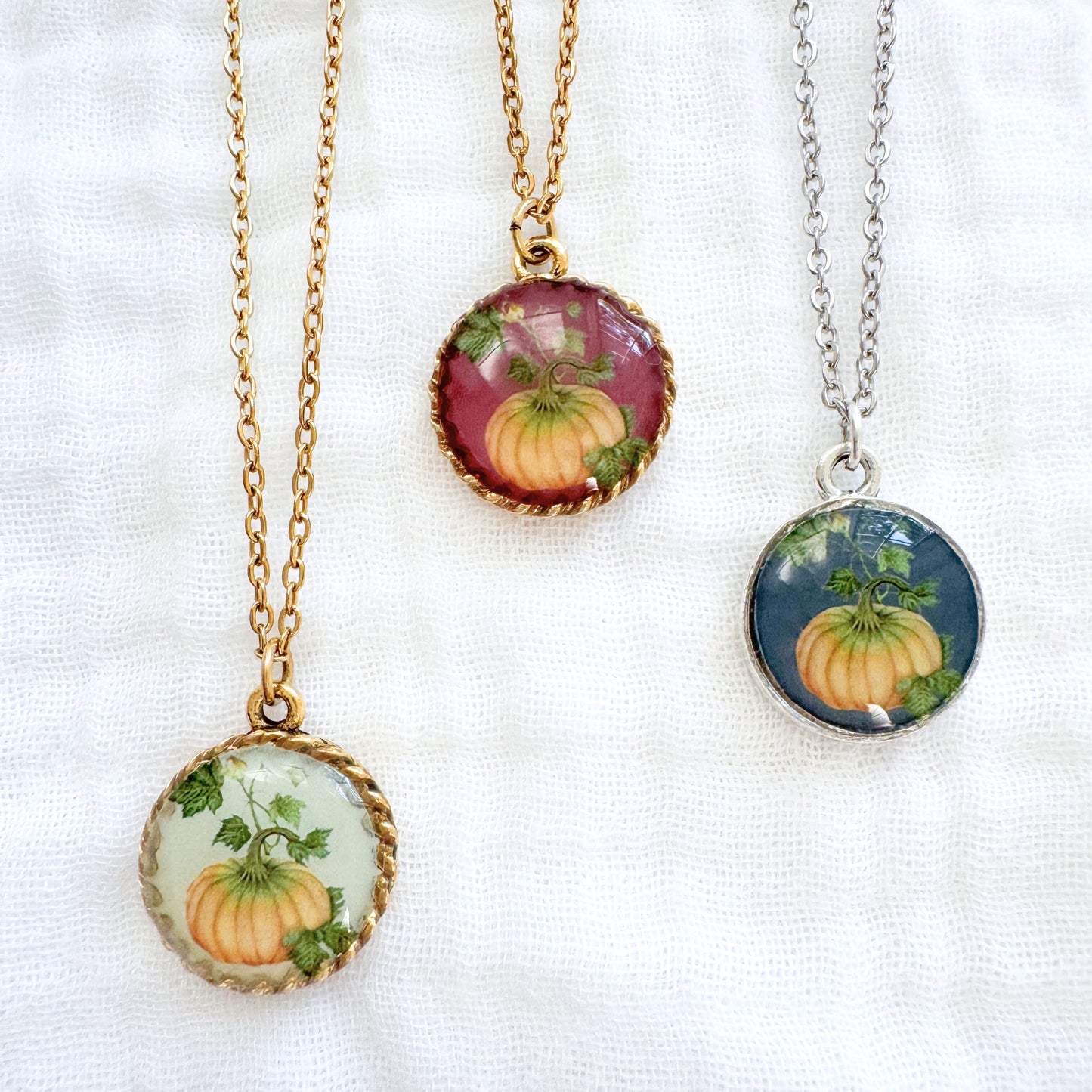 Pumpkin Green Pendant Necklace | Gold