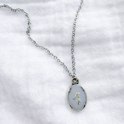 Raechelle Mini Ornate Pressed Flower Necklace | Silver