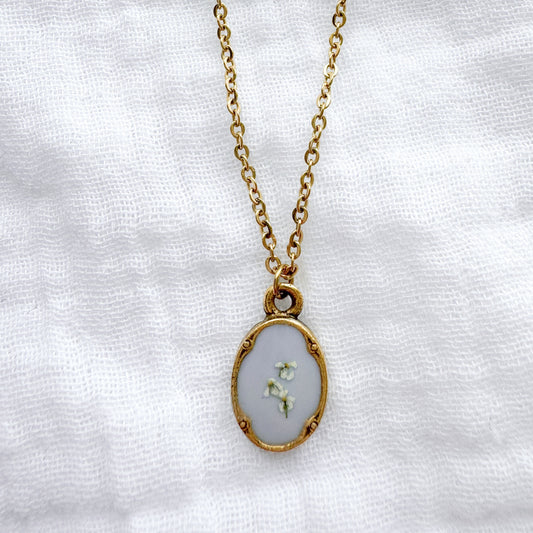 Raechelle Mini Ornate Pressed Flower Necklace | Gold
