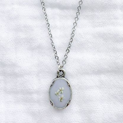Raechelle Mini Ornate Pressed Flower Necklace | Silver