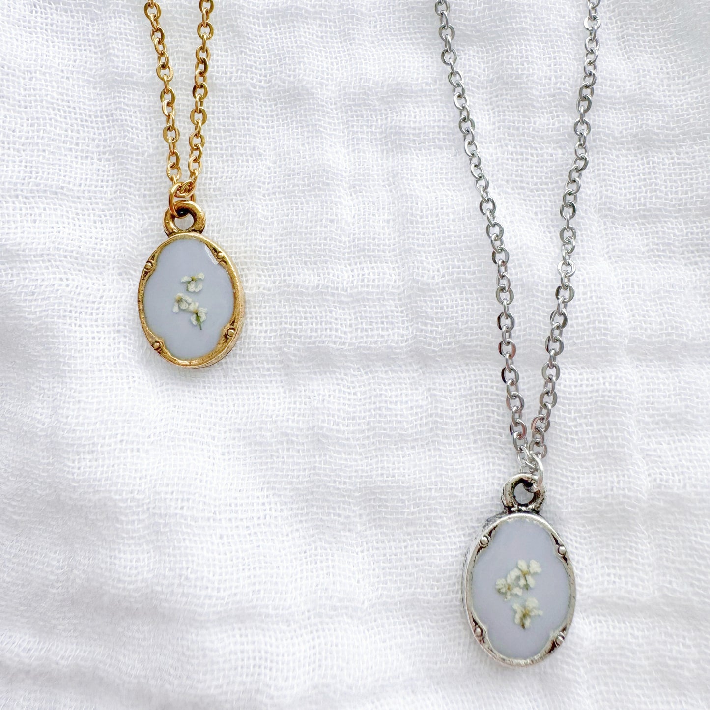 Raechelle Mini Ornate Pressed Flower Necklace | Silver