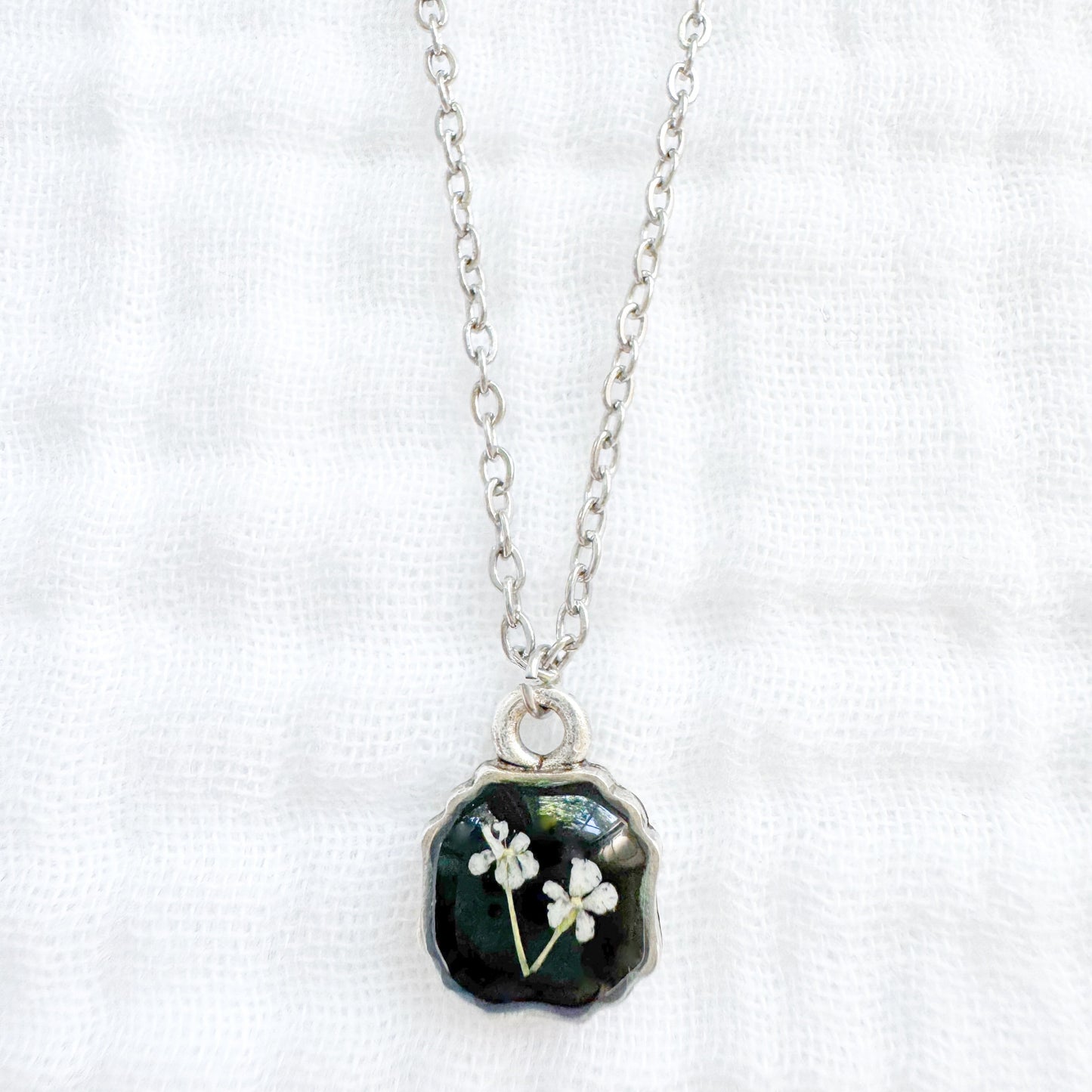 Willow Mini Ornate Pressed Flower Necklace | Silver