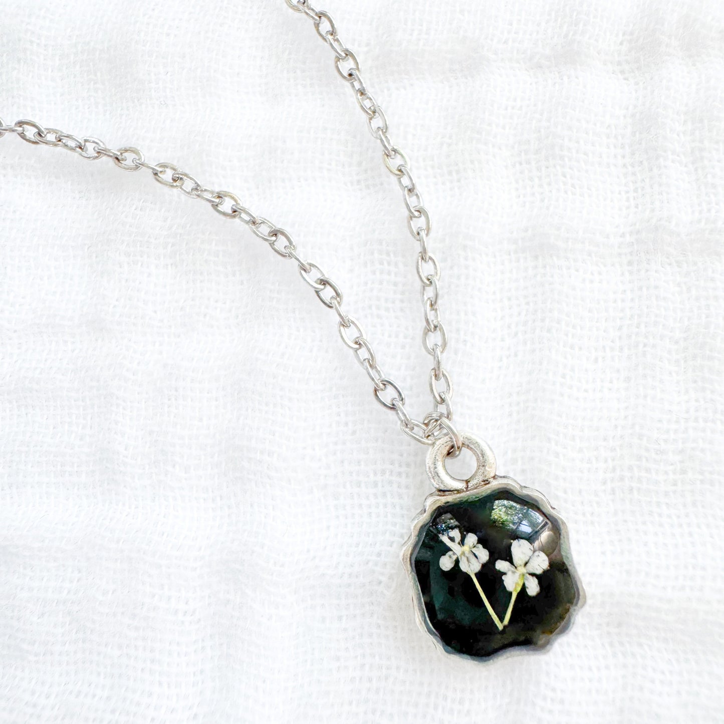 Willow Mini Ornate Pressed Flower Necklace | Silver