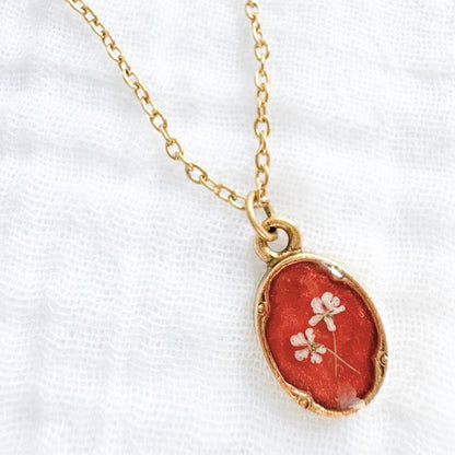 Sabrina Mini Ornate Pressed Flower Necklace | Gold