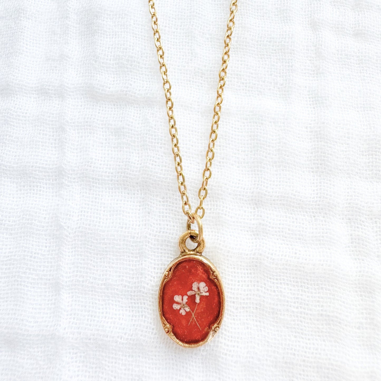 Sabrina Mini Ornate Pressed Flower Necklace | Gold