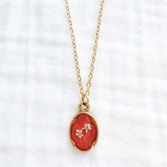 Sabrina Mini Ornate Pressed Flower Necklace | Gold