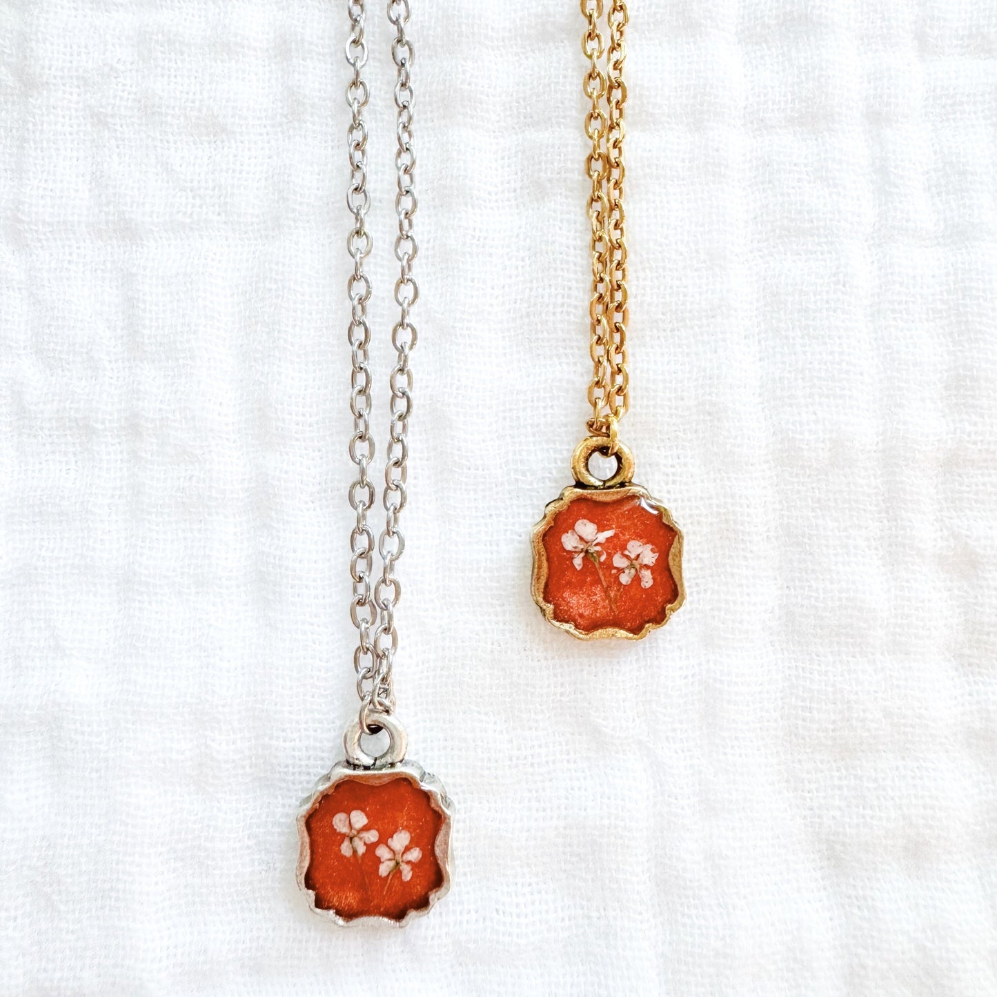 Sabrina Mini Frame Pressed Flower Necklace | Gold