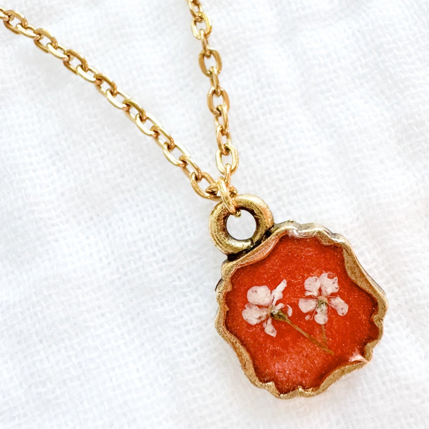 Sabrina Mini Frame Pressed Flower Necklace | Gold