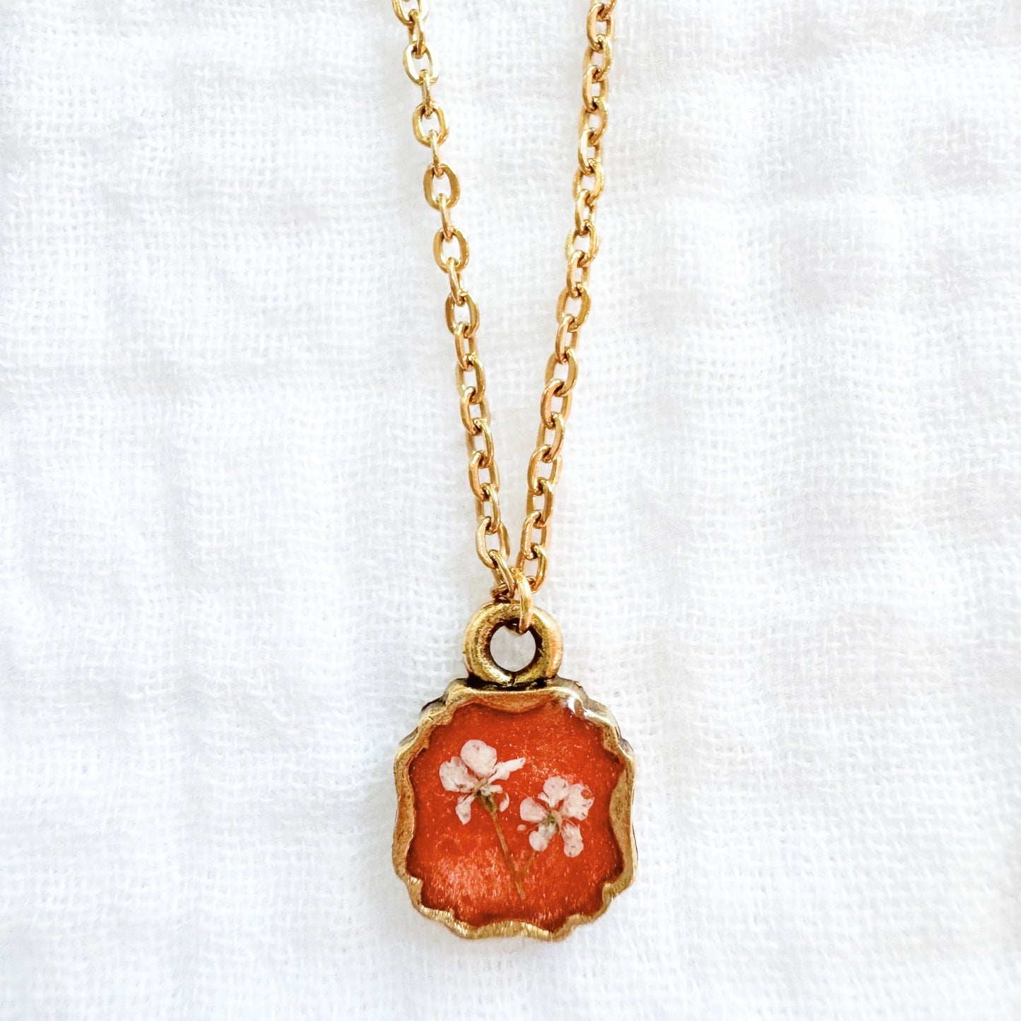 Sabrina Mini Frame Pressed Flower Necklace | Gold