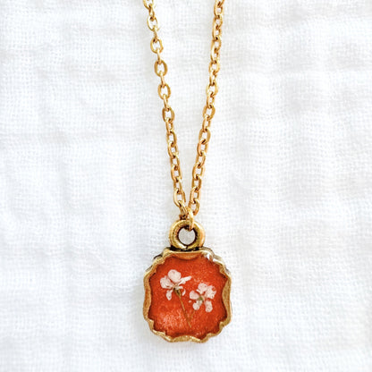 Sabrina Mini Frame Pressed Flower Necklace | Gold