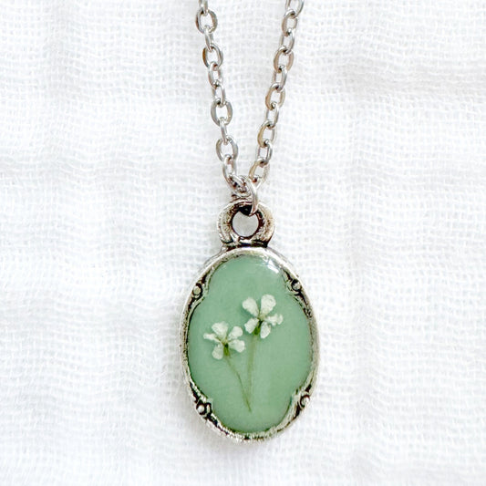 Sara Mini Ornate Pressed Flower Necklace | Silver