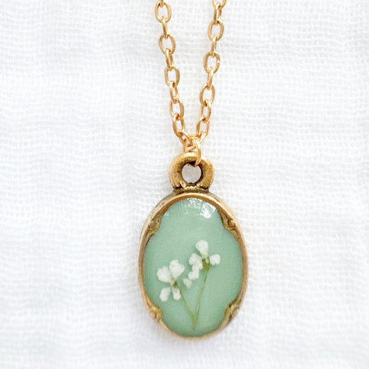 Sara Mini Ornate Pressed Flower Necklace | Gold