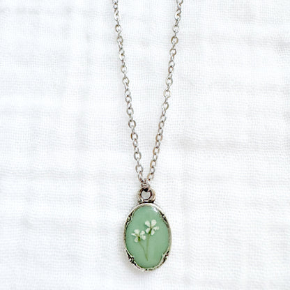 Sara Mini Ornate Pressed Flower Necklace | Silver