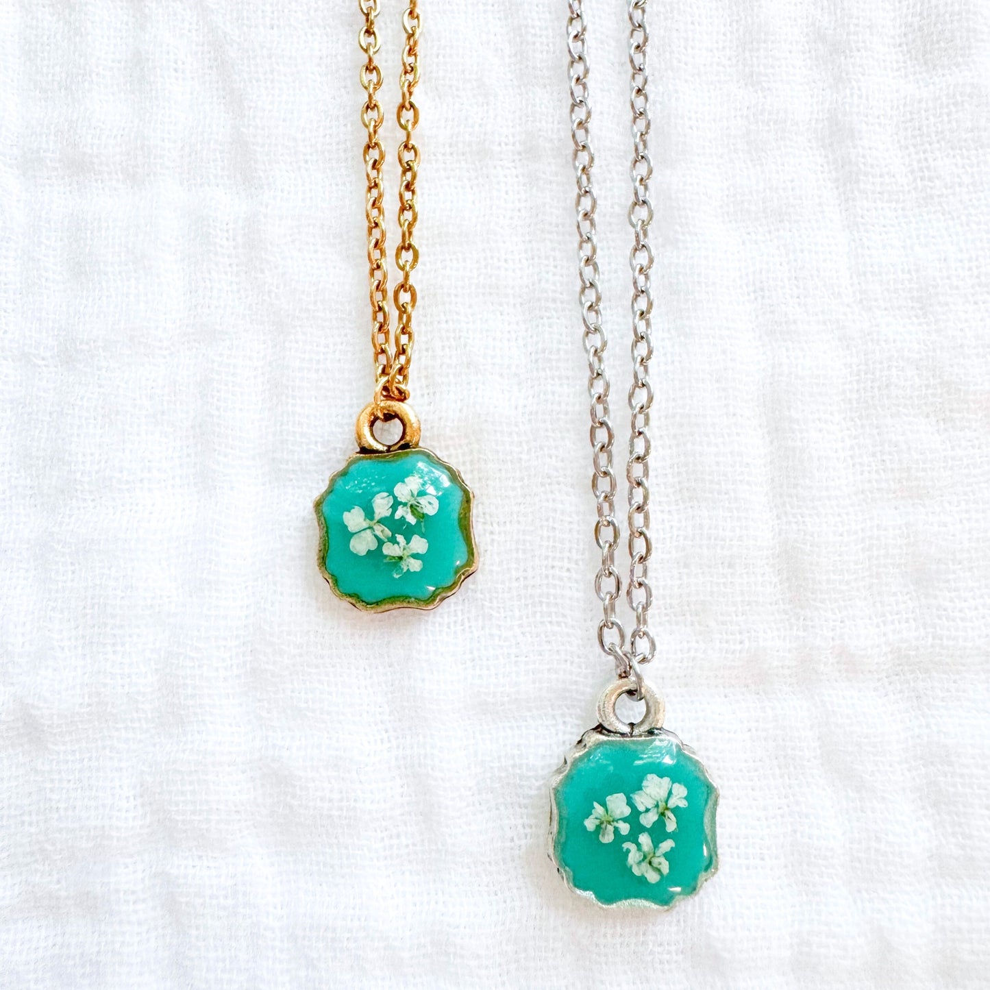 Ophelia Mini Frame Pressed Flower Necklace | Gold