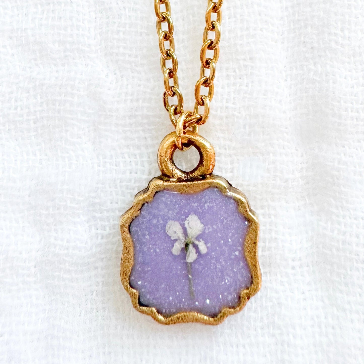 Taylor Mini Frame Pressed Flower Necklace | Gold