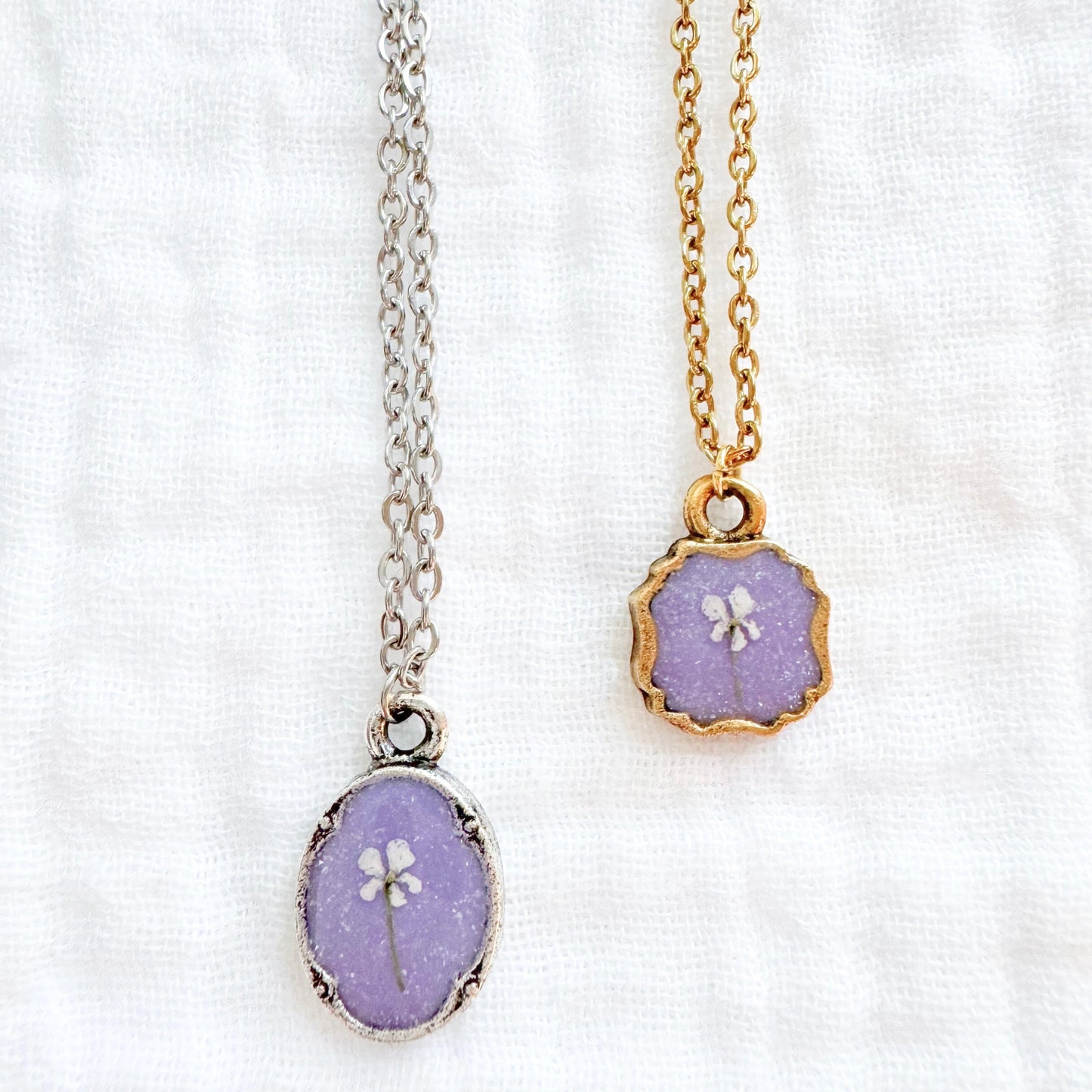 Taylor Mini Frame Pressed Flower Necklace | Gold