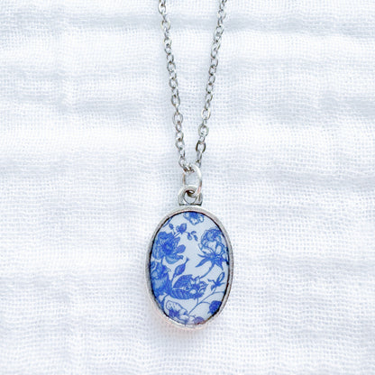 Toile de papillon Classic Oval Necklace | Silver