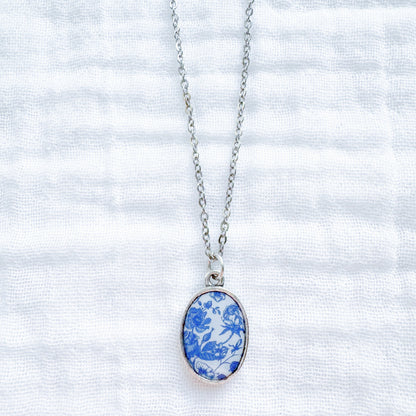 Toile de papillon Classic Oval Necklace | Silver