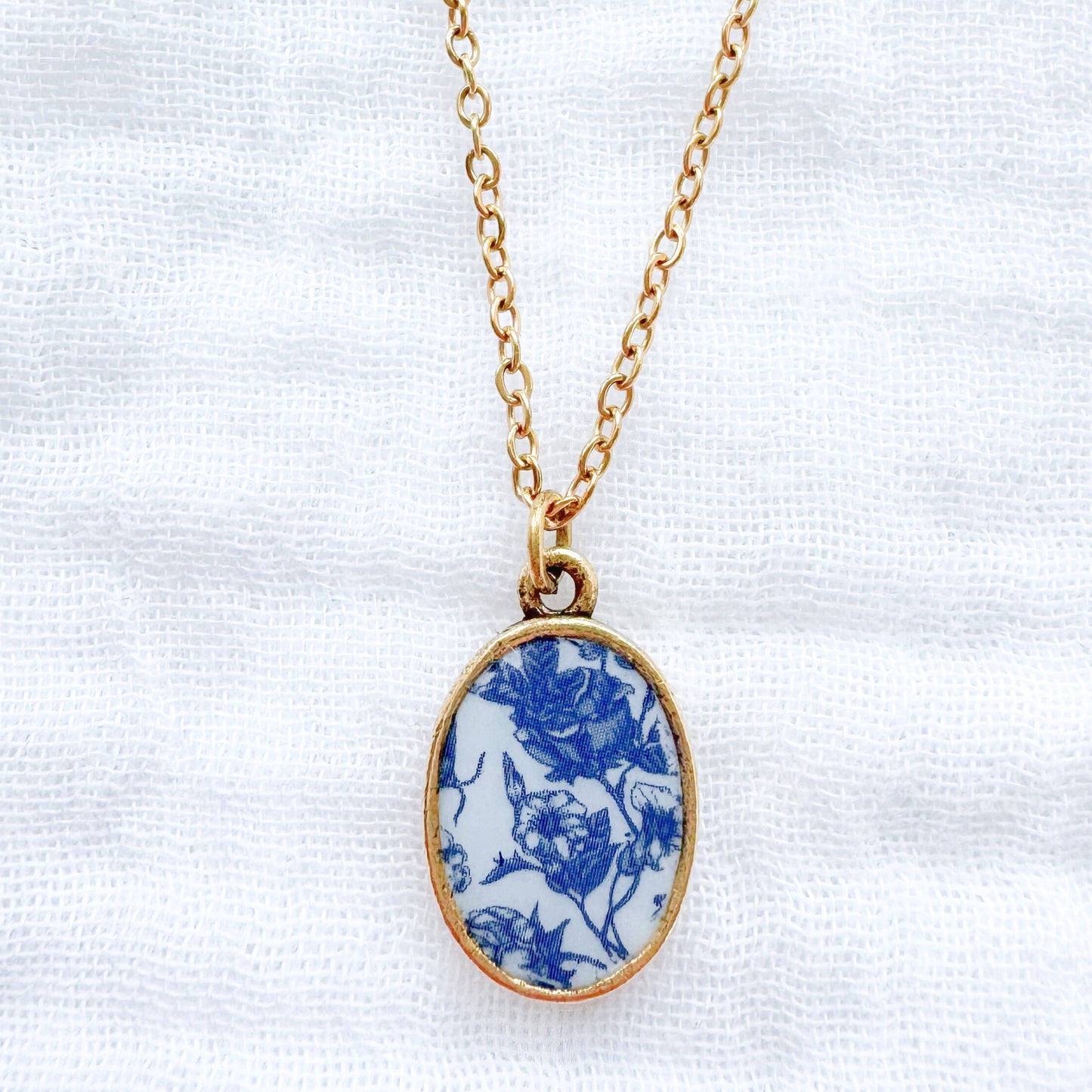 Toile de papillon Classic Oval Necklace | Gold