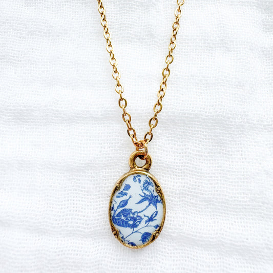 Toile de papillon Mini Ornate Necklace | Gold