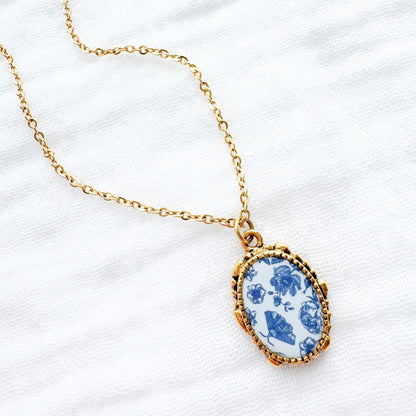 Toile de papillon Ornate Necklace | Gold