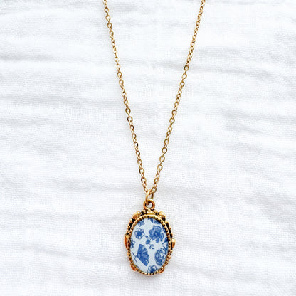 Toile de papillon Ornate Necklace | Gold