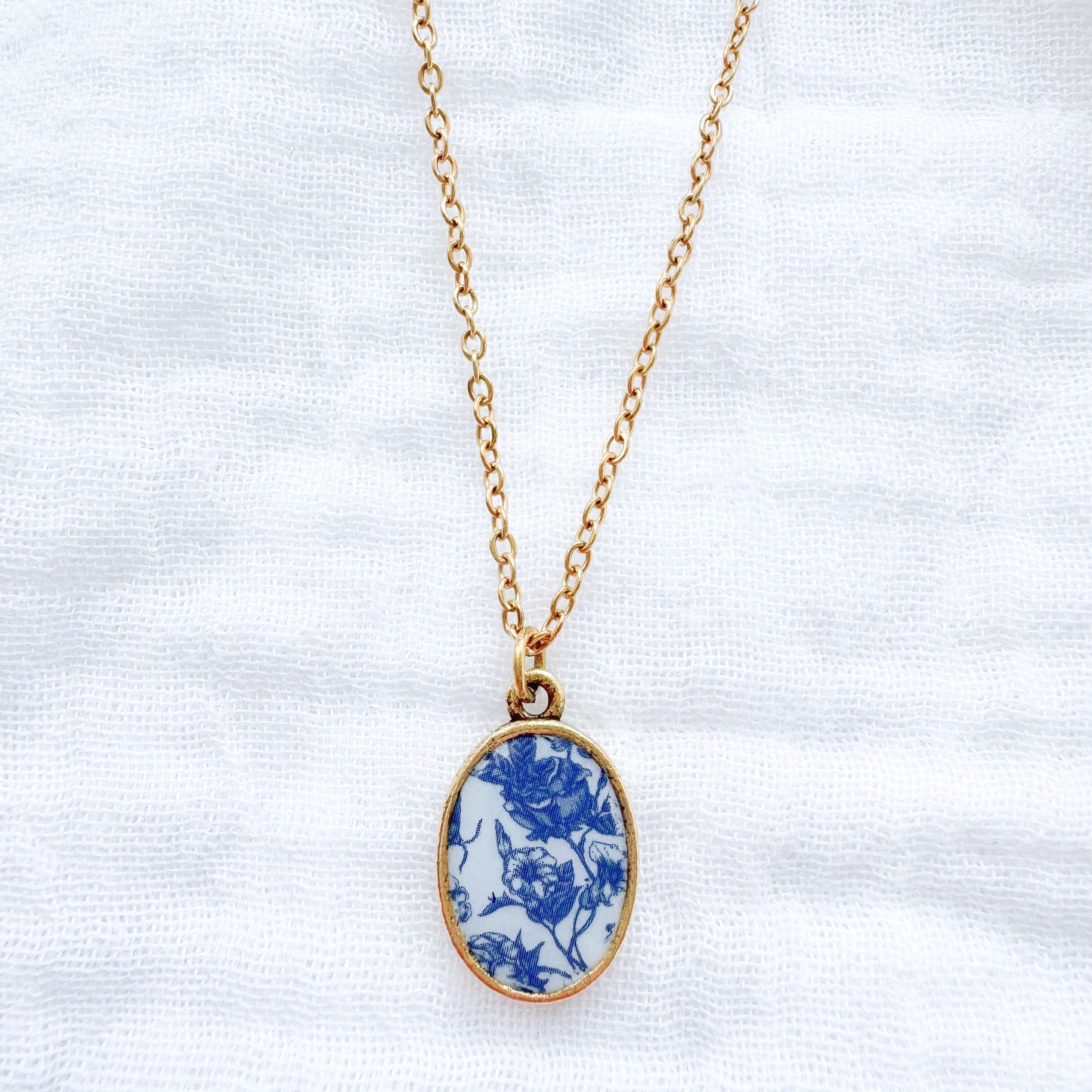 Toile de papillon Classic Oval Necklace | Gold