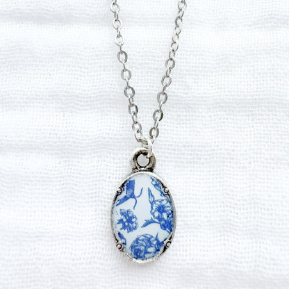 Toile de papillon Mini Ornate Necklace | Silver