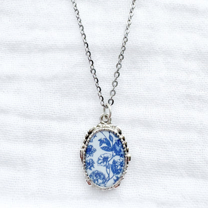 Toile de papillon Ornate Necklace | Silver