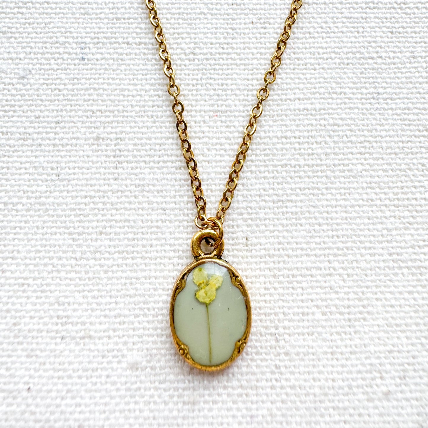 Trixie Pressed Flower Necklace | Gold