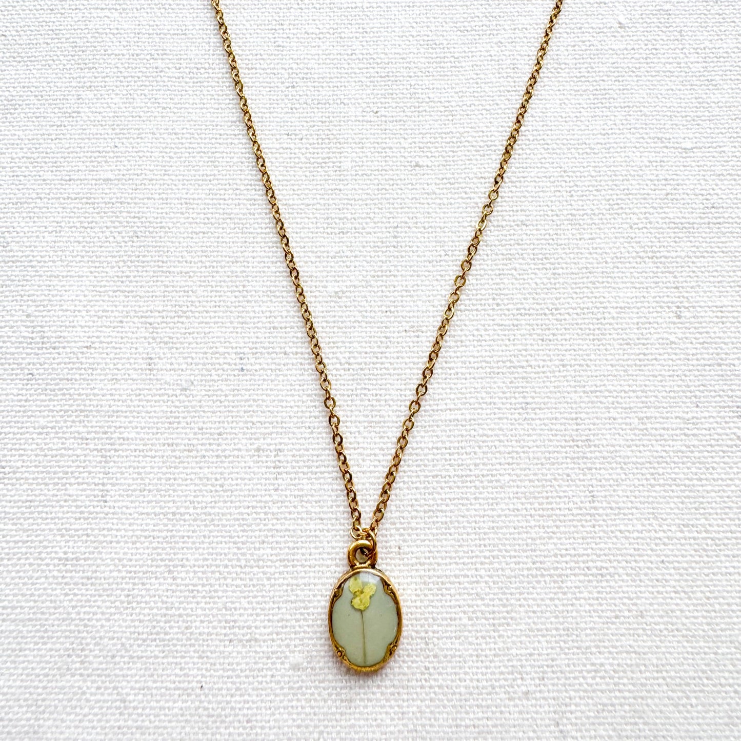 Trixie Pressed Flower Necklace | Gold
