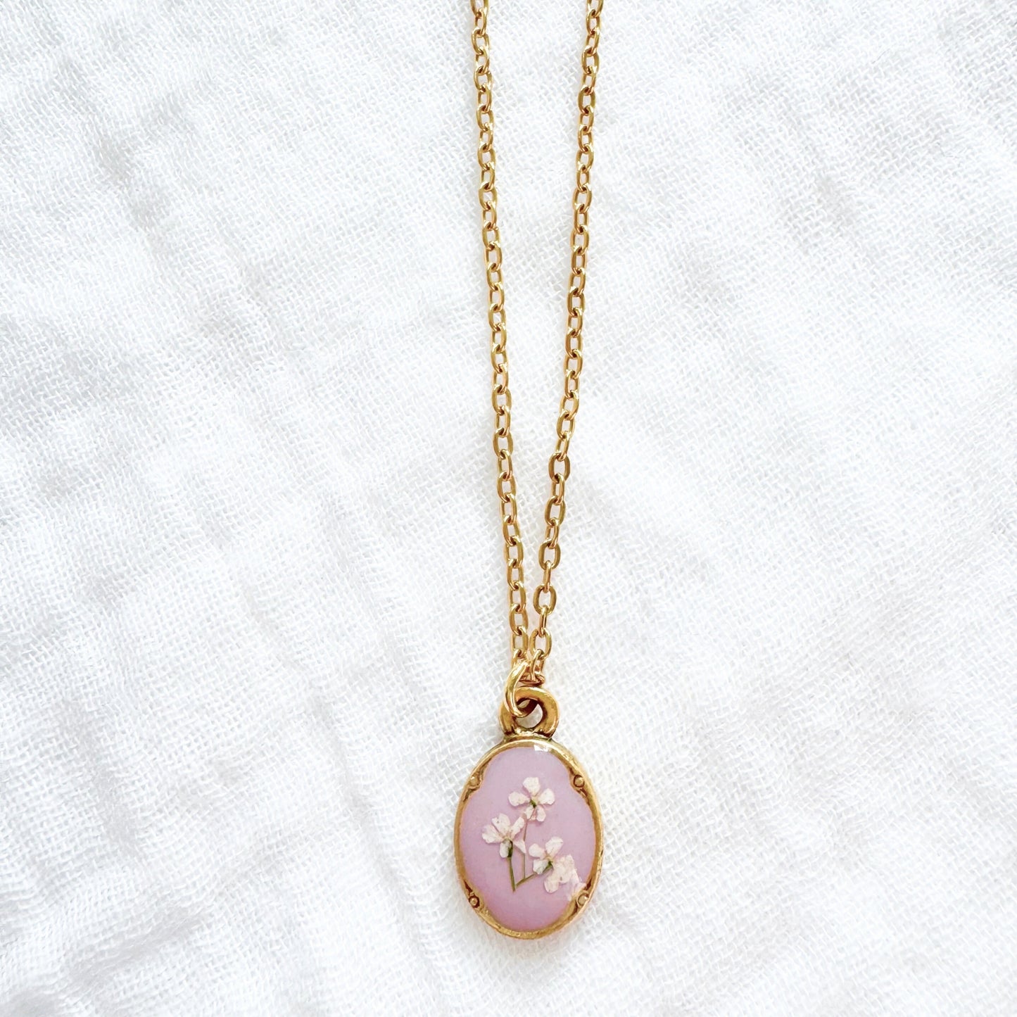 Valerie Mini Ornate Pressed Flower Necklace | Gold