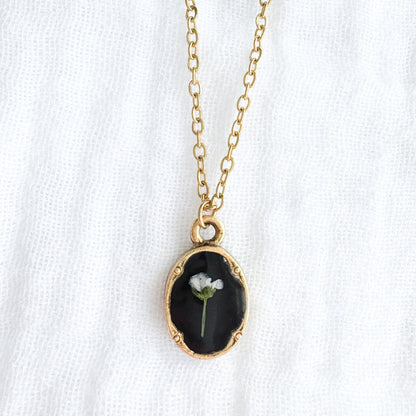 Victoria Mini Ornate Pressed Flower Necklace | Gold