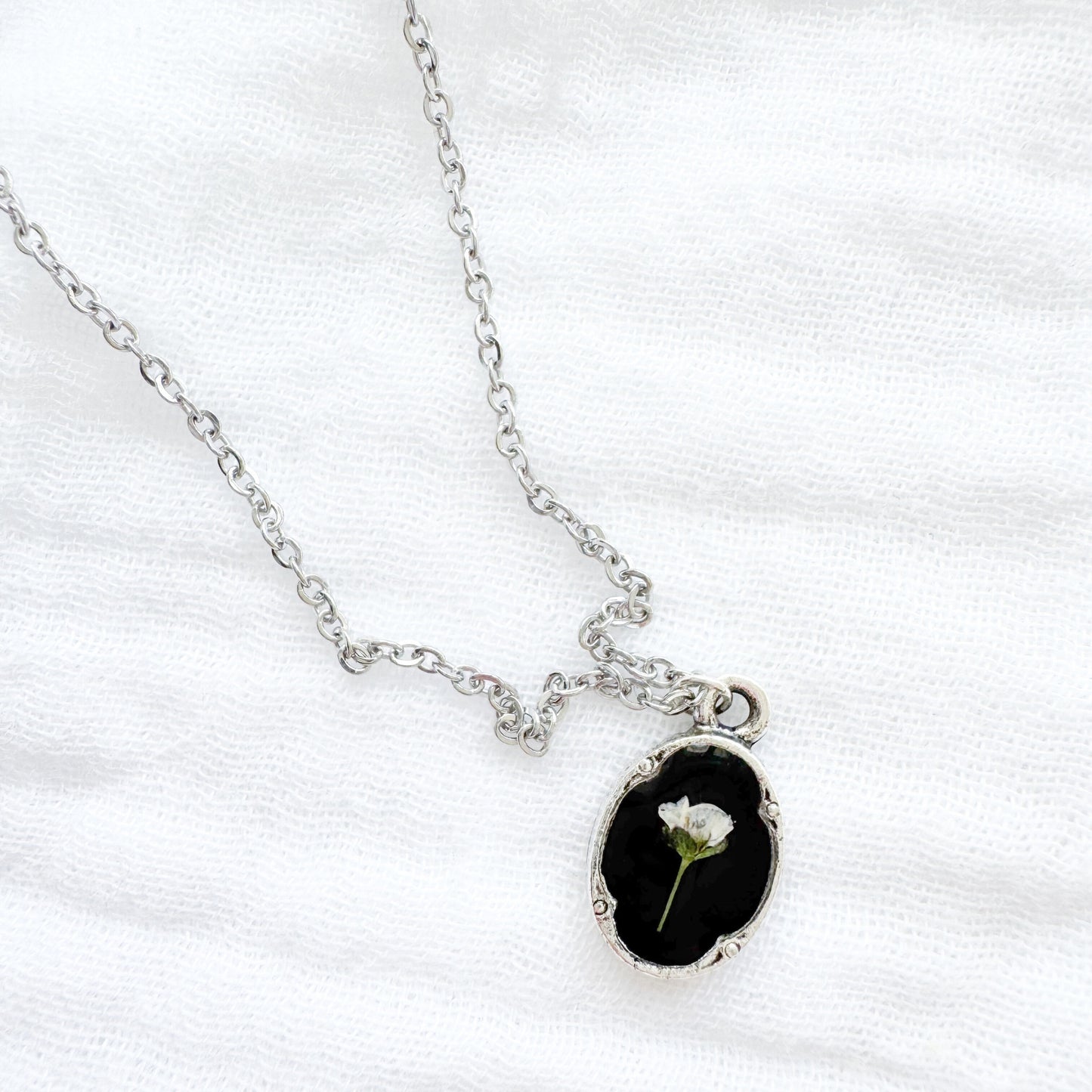 Victoria Mini Ornate Pressed Flower Necklace | Silver